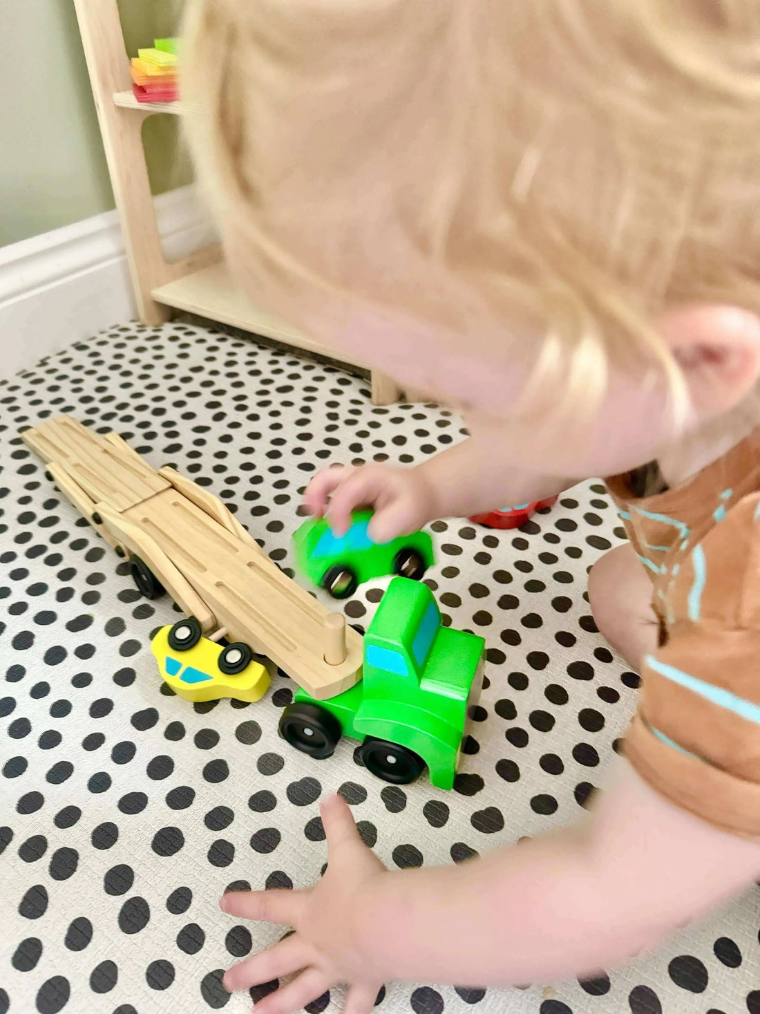 Holzspielzeugauto